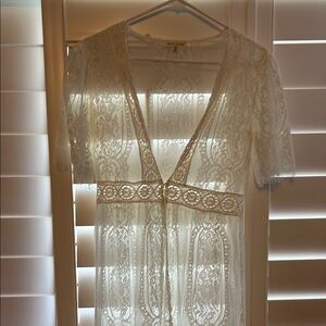 Main Strip White Lace Maxi Dress